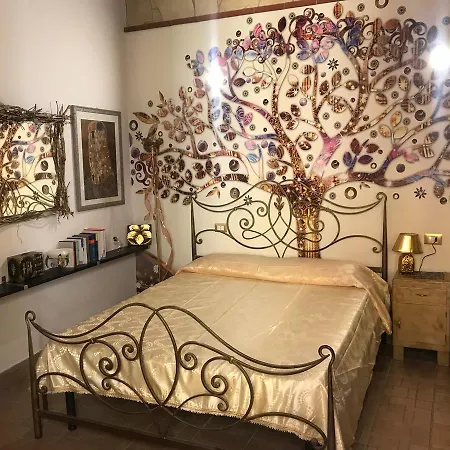 Bed & Breakfast L'infiorescenza New 3*
